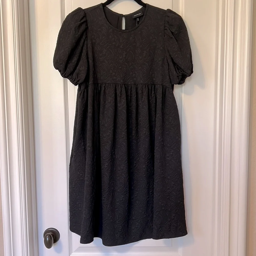 NWT Who What Wear Puff Sleeve Babydoll Dress in Black Jacquard - Picture 1 of 16